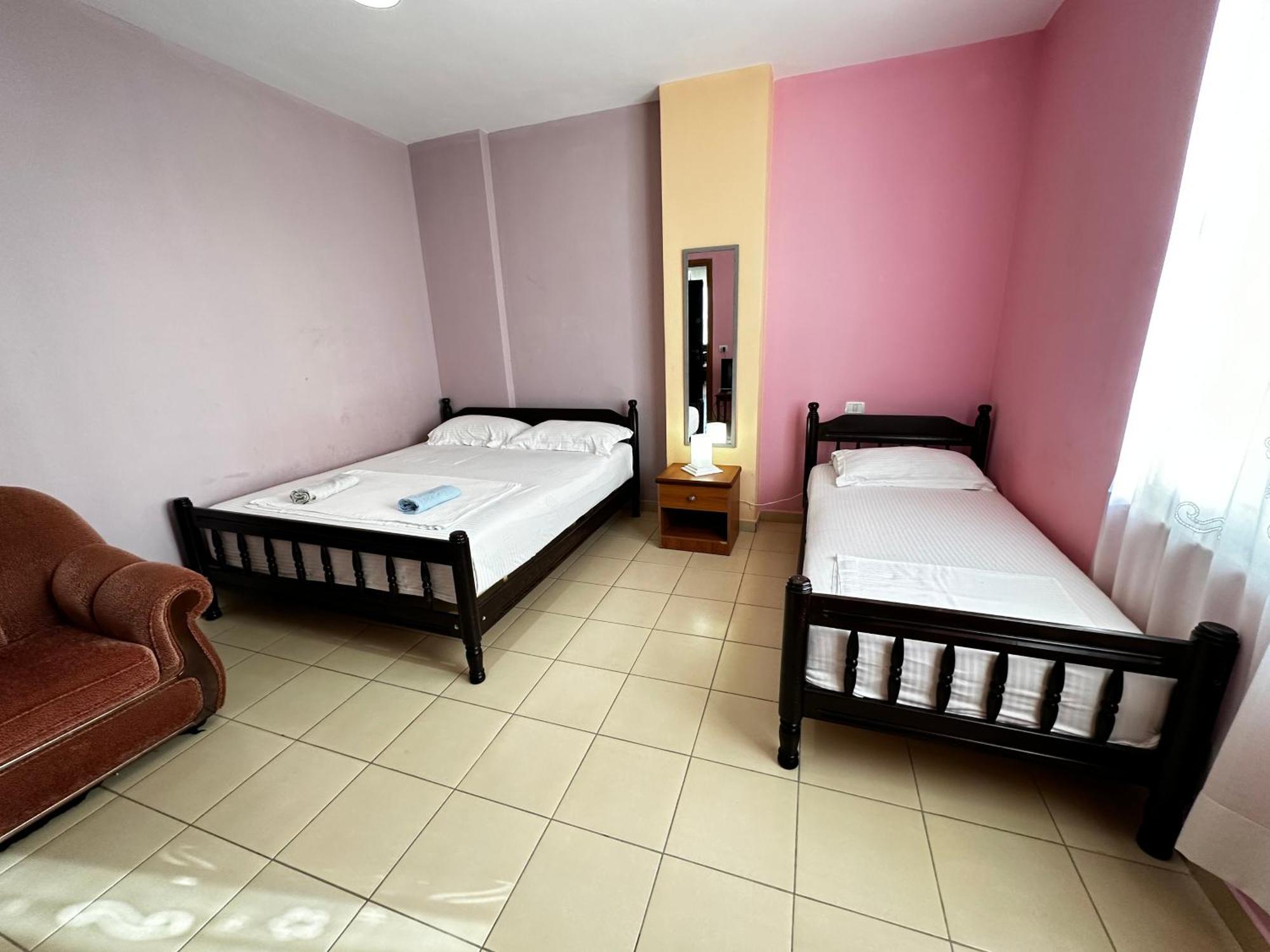 Romance Holiday Garden Inn Дуррес Экстерьер фото