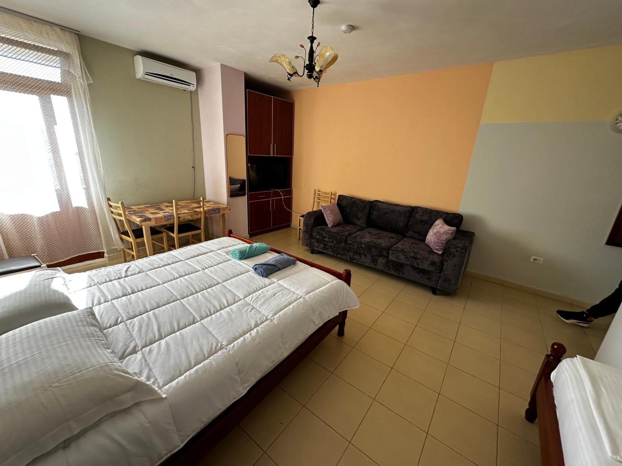 Romance Holiday Garden Inn Дуррес Экстерьер фото