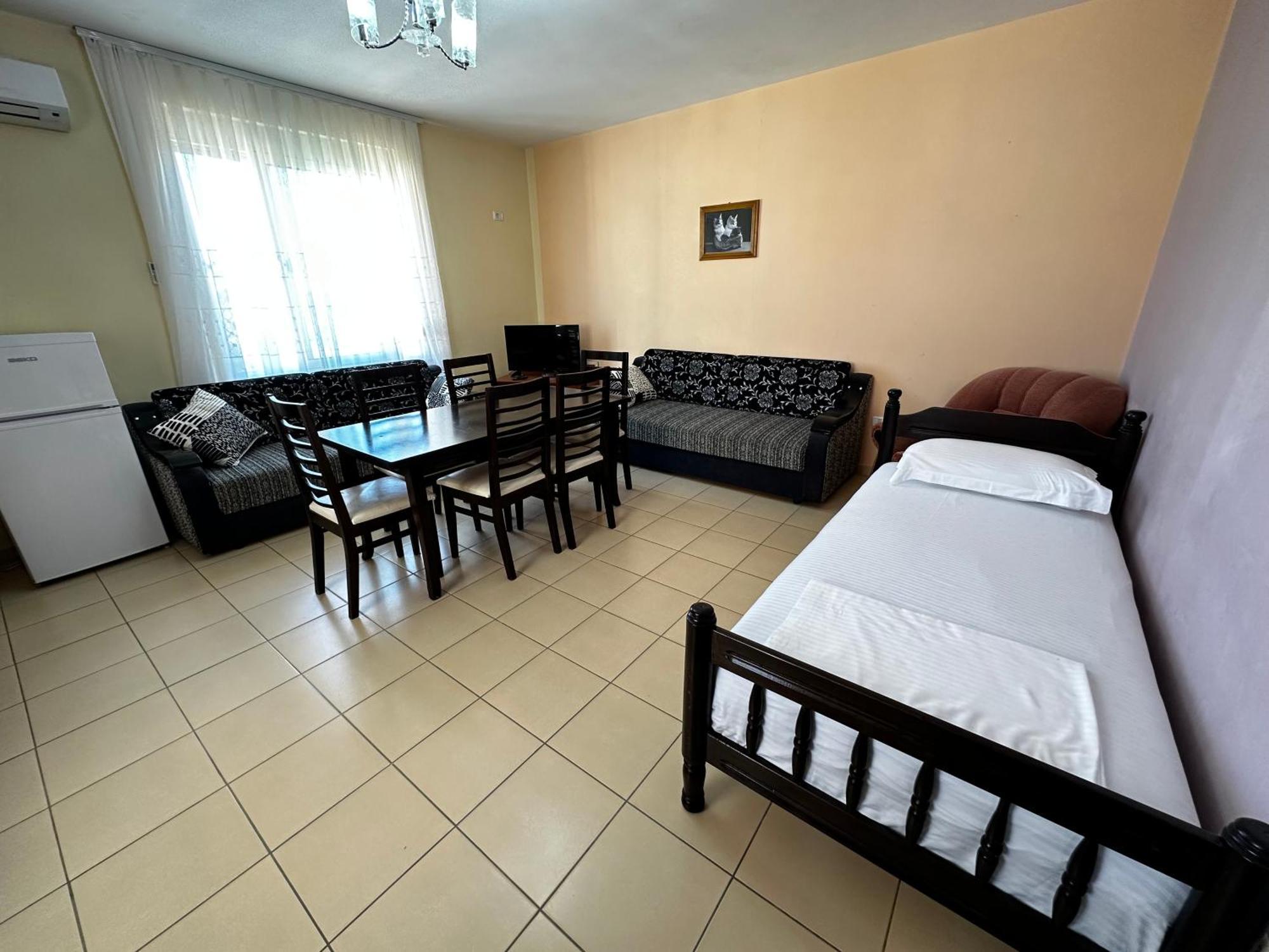 Romance Holiday Garden Inn Дуррес Экстерьер фото