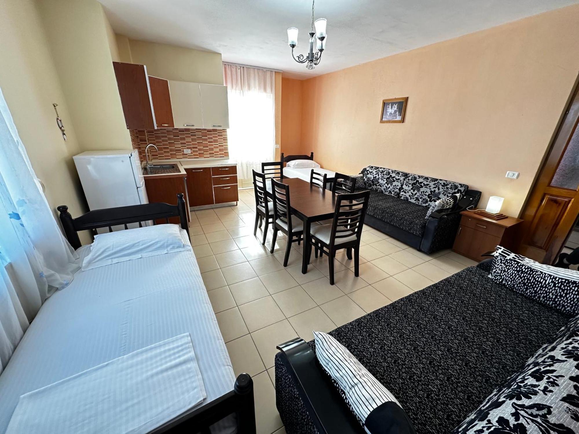 Romance Holiday Garden Inn Дуррес Экстерьер фото