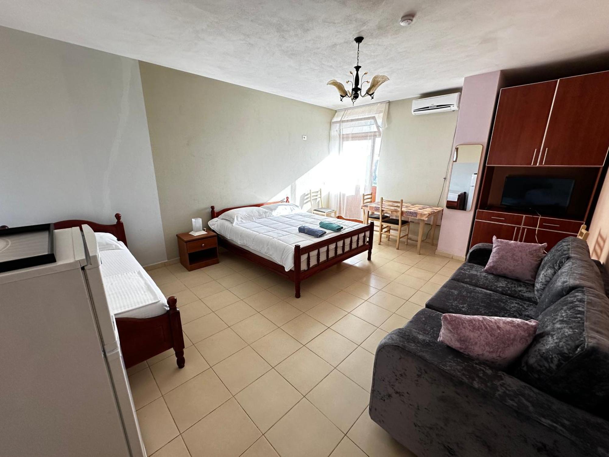 Romance Holiday Garden Inn Дуррес Экстерьер фото